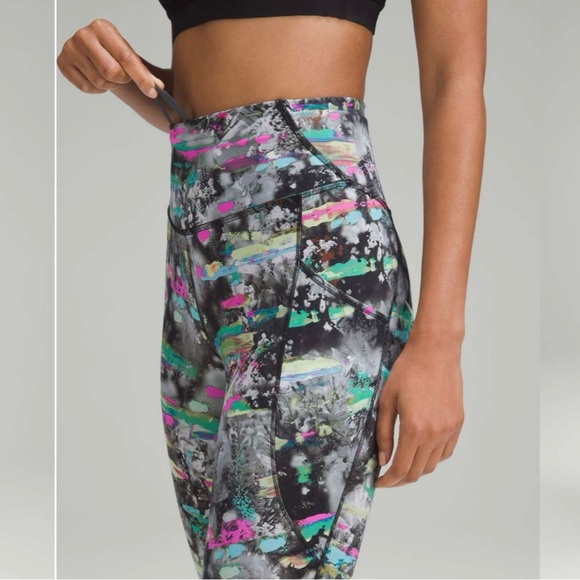 Lululemon Fast and Free HR Tight 25" *Pockets - Picture 5 of 10
